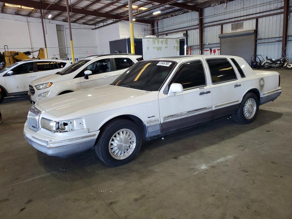 51646766 :رقم المزاد ، 1LNLM82W8VY655447 vin ، 1997 Lincoln Town Car مزاد بيع