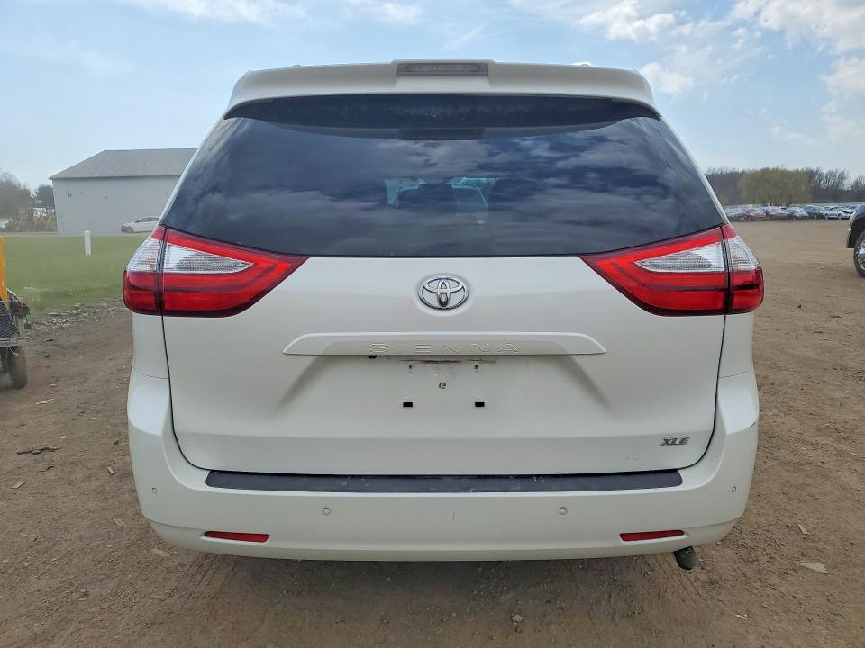 Продажа на аукционе авто 2019 Toyota Sienna, vin: 5TDYZ3DC5KS010697, номер лота: 49157566