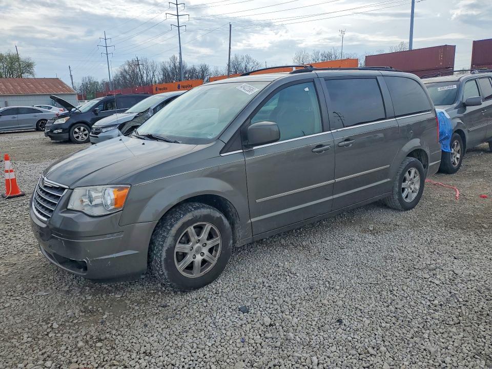 48422586 :رقم المزاد ، 2A4RR5D17AR415489 vin ، 2010 Chrysler Town & Country مزاد بيع