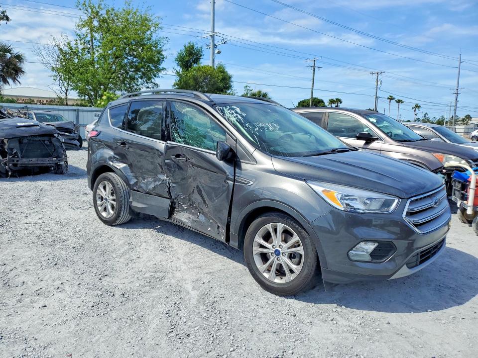 Продажа на аукционе авто 2018 Ford Escape, vin: 1FMCU0GD4JUA65689, номер лота: 49639586