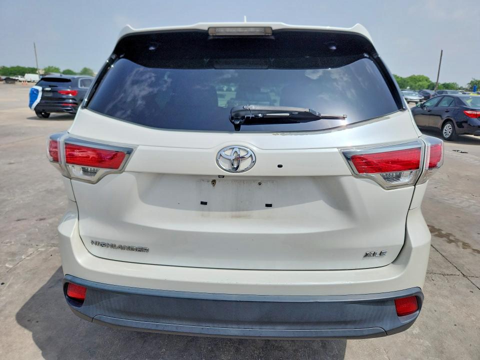 51330696 :رقم المزاد ، 5TDKKRFH9FS068016 vin ، 2015 Toyota Highlander مزاد بيع