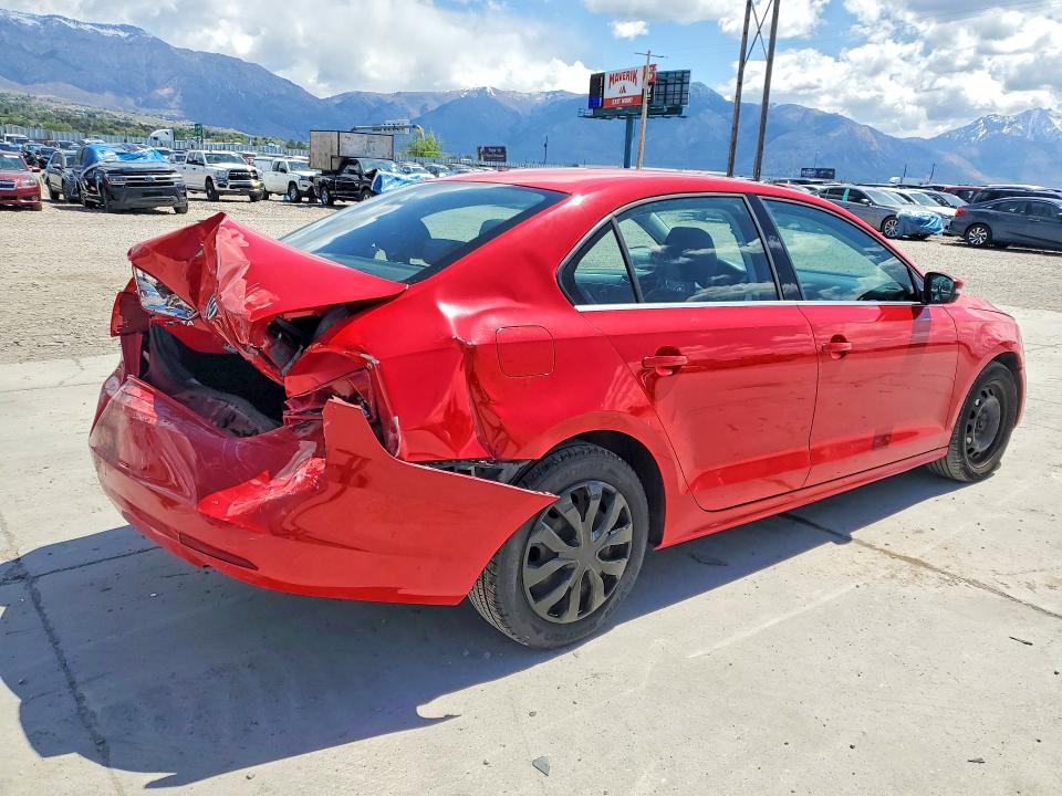 52170526 :رقم المزاد ، 3VWDP7AJ0DM206657 vin ، 2013 Volkswagen Jetta مزاد بيع