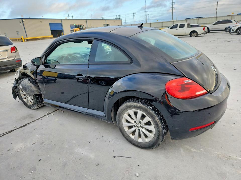 49134526 :رقم المزاد ، 3VWF17AT5FM623321 vin ، 2015 Volkswagen Beetle مزاد بيع