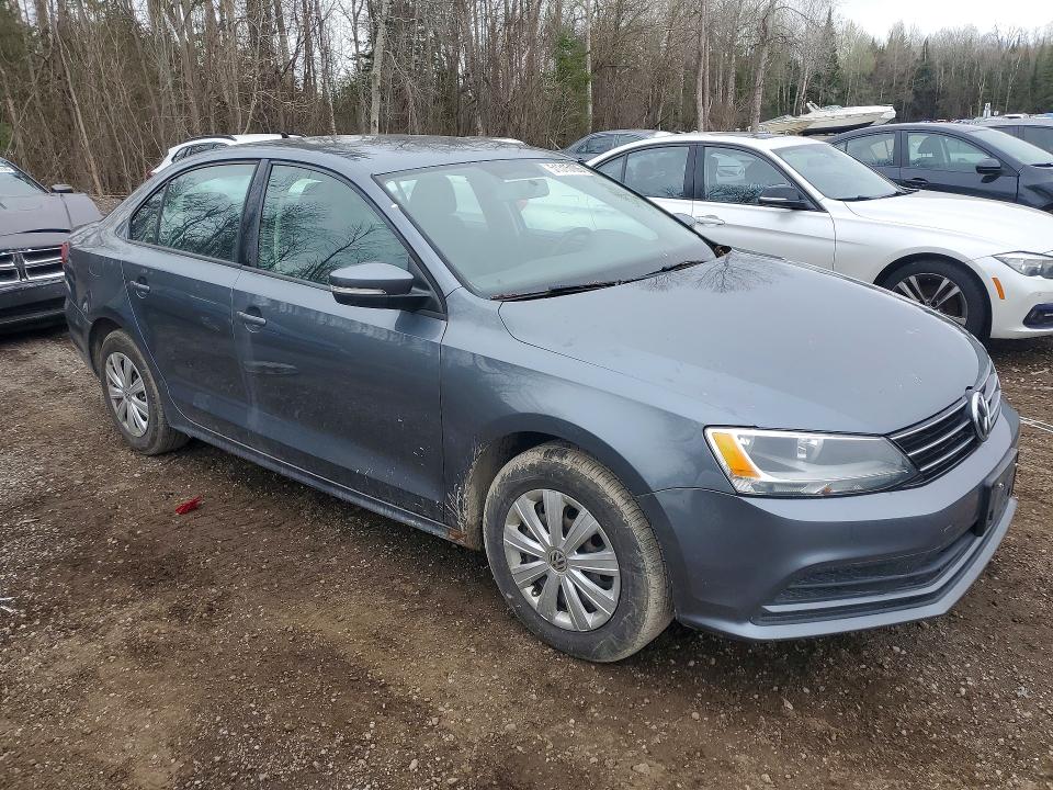 51315106 :رقم المزاد ، 3VW2K7AJ7FM272342 vin ، 2015 Volkswagen Jetta مزاد بيع