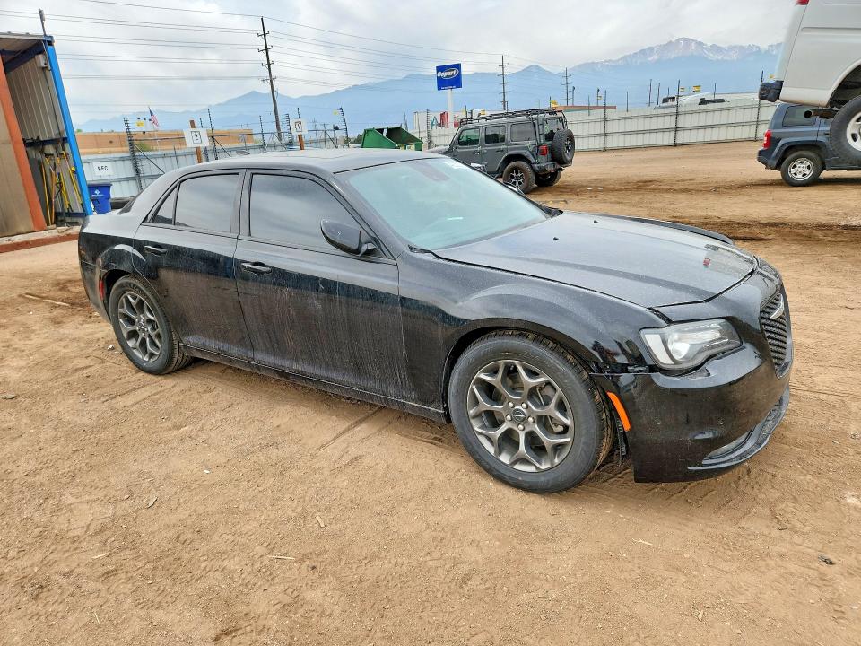 47383076 :رقم المزاد ، 2C3CCAGGXJH321204 vin ، 2018 Chrysler 300 مزاد بيع