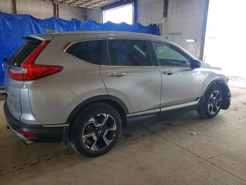 47866936 :رقم المزاد ، 7FARW2H97JE042032 vin ، 2018 Honda Cr-v مزاد بيع