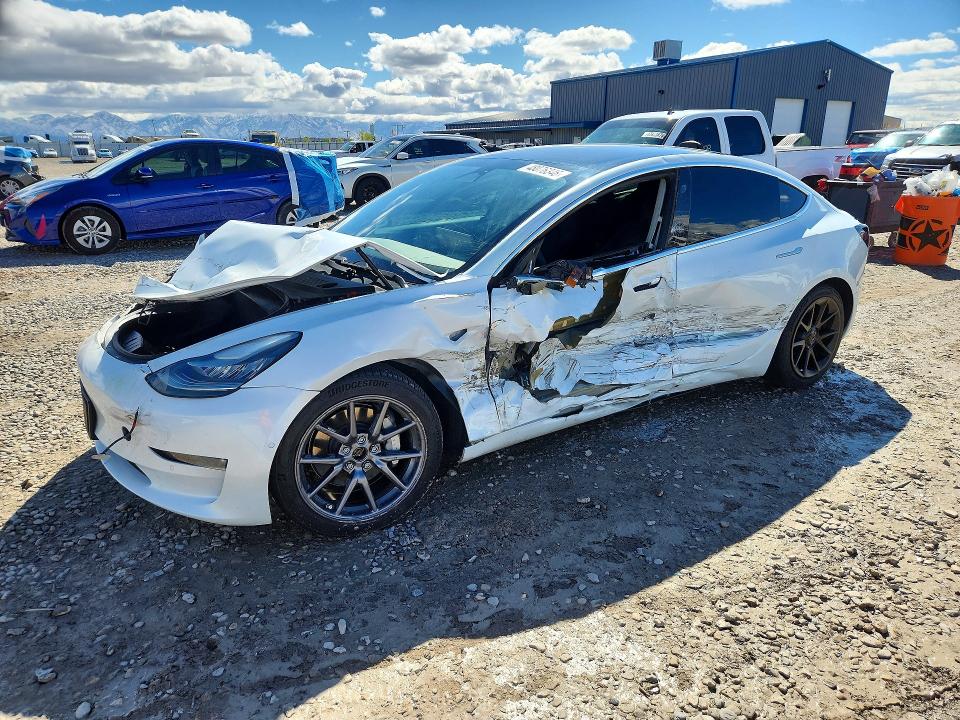 Продажа на аукционе авто 2019 Tesla Model 3, vin: 5YJ3E1EB1KF511168, номер лота: 48076346