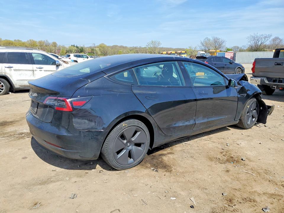 49242886 :رقم المزاد ، 5YJ3E1EA3NF111558 vin ، 2022 Tesla Model 3 مزاد بيع