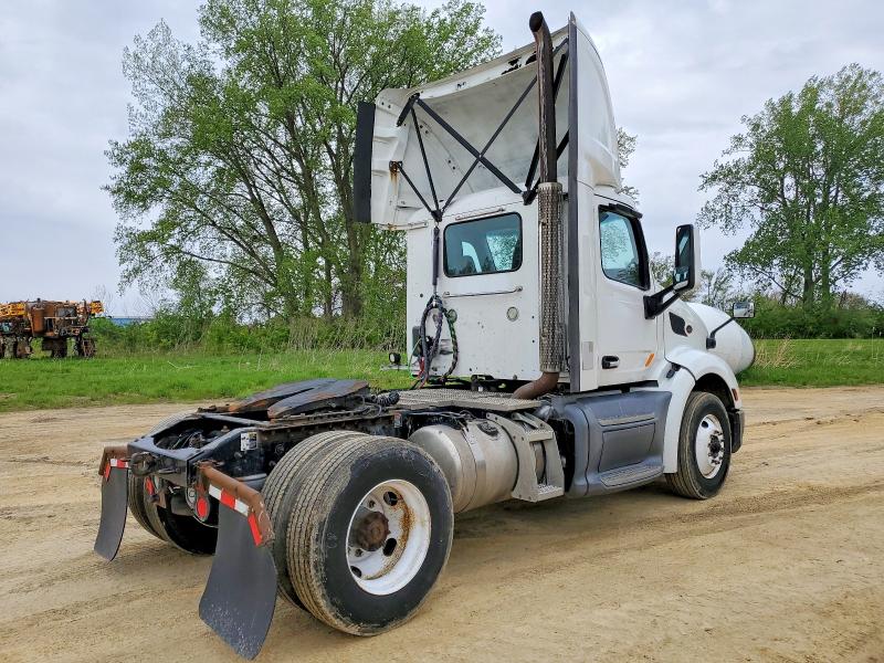 Продажа на аукционе авто 2017 Peterbilt 579, vin: 1XPBA48X4HD428445, номер лота: 46206166