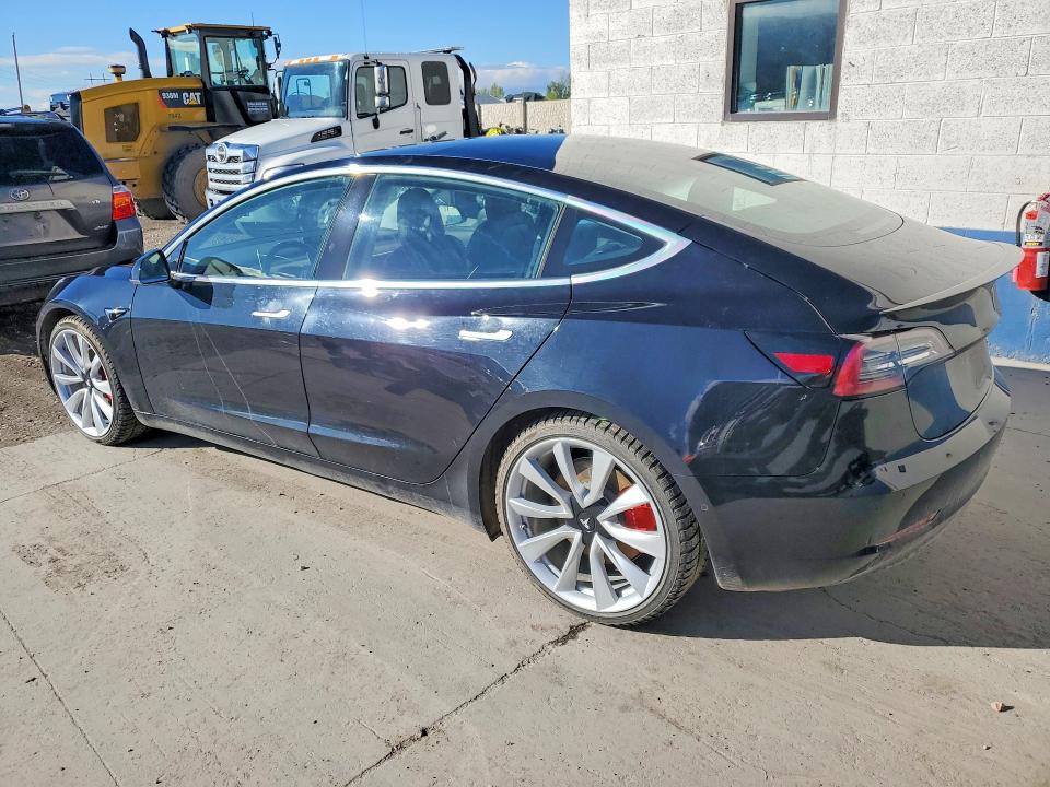 2018 Tesla Model 3 მანქანა იყიდება აუქციონზე, vin: 5YJ3E1EB8JF069732, აუქციონის ნომერი: 48351736