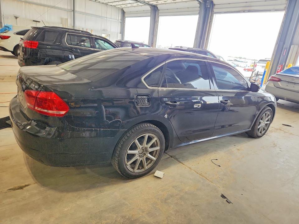 2015 Volkswagen Passat მანქანა იყიდება აუქციონზე, vin: 1VWBT7A32FC004797, აუქციონის ნომერი: 49994926