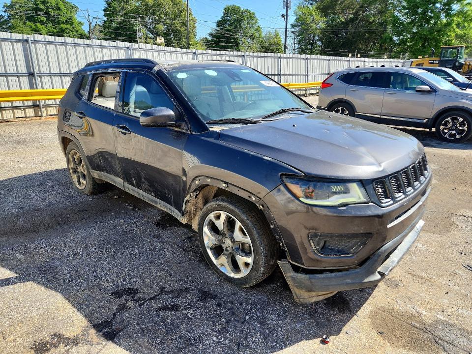 49277566 :رقم المزاد ، 3C4NJCCB5JT405907 vin ، 2018 Jeep Compass مزاد بيع