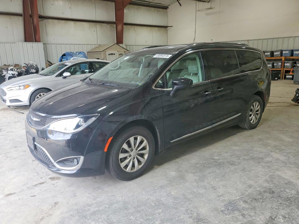 49084876 :رقم المزاد ، 2C4RC1BG6JR312362 vin ، 2018 Chrysler Pacifica مزاد بيع