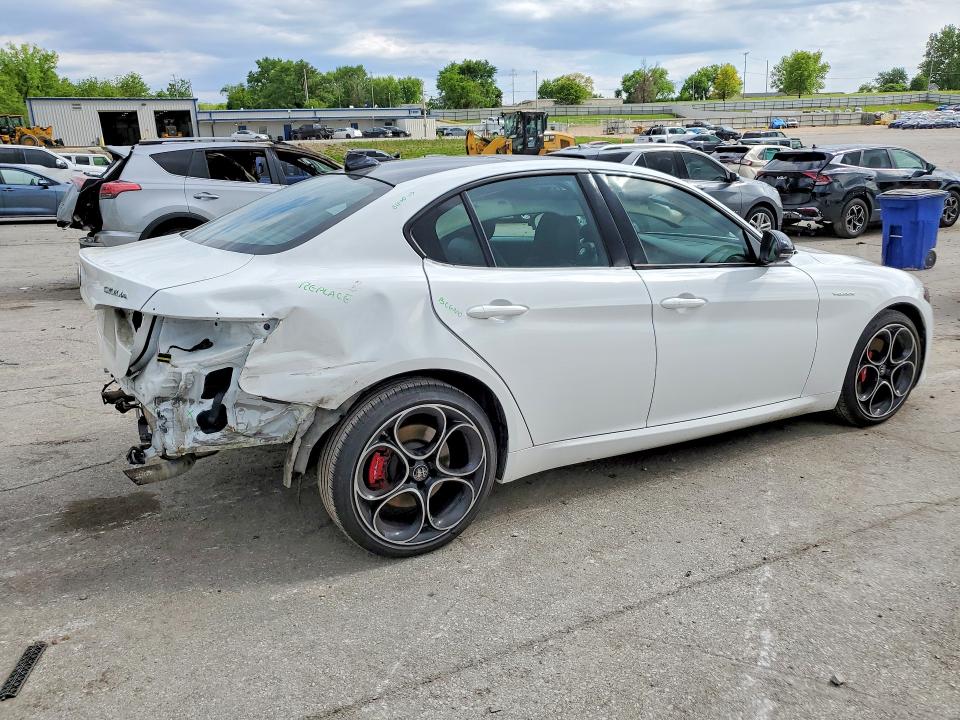 2024 Alfa Romeo Giulia მანქანა იყიდება აუქციონზე, vin: ZARFANBN2R7687876, აუქციონის ნომერი: 51795636