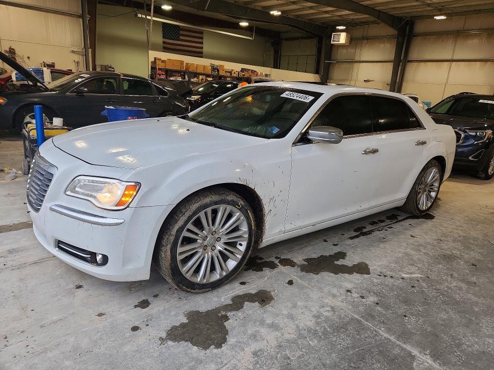 48524406 :رقم المزاد ، 2C3CA6CT1BH523887 vin ، 2011 Chrysler 300c مزاد بيع