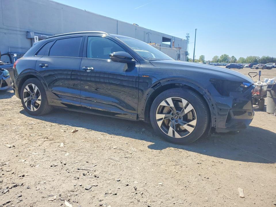 49625656 :رقم المزاد ، WA1AAAGE8PB005058 vin ، 2023 Audi E-tron مزاد بيع