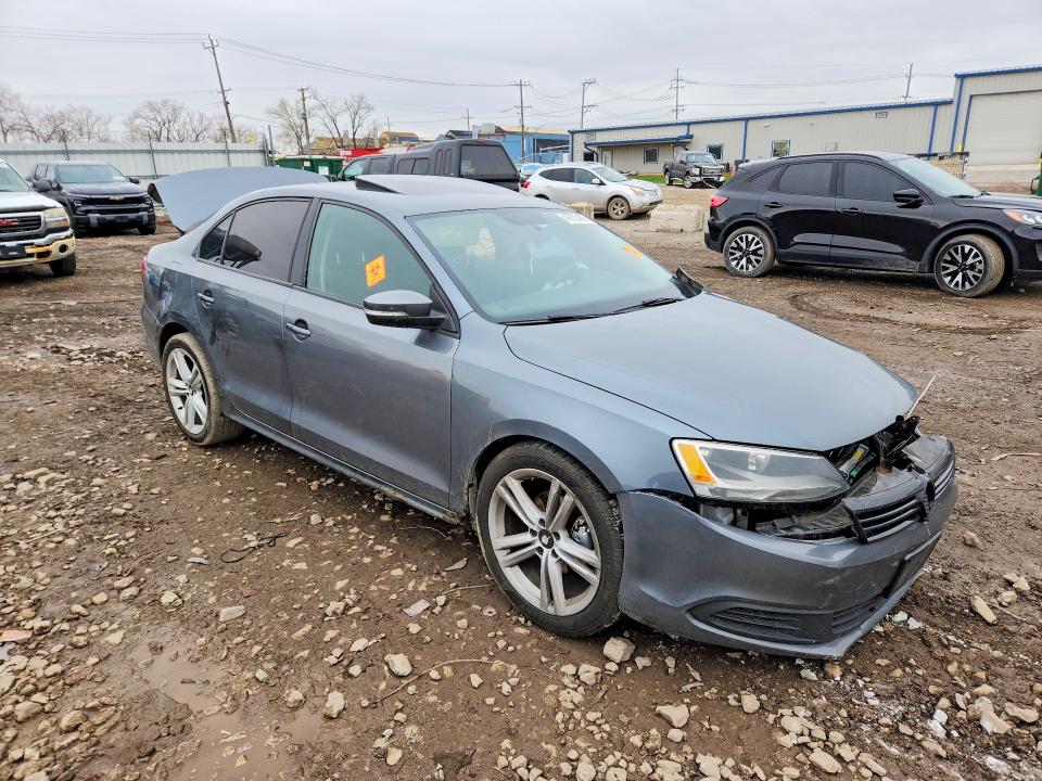 2011 Volkswagen Jetta მანქანა იყიდება აუქციონზე, vin: 3VWDX7AJ5BM323695, აუქციონის ნომერი: 49755196