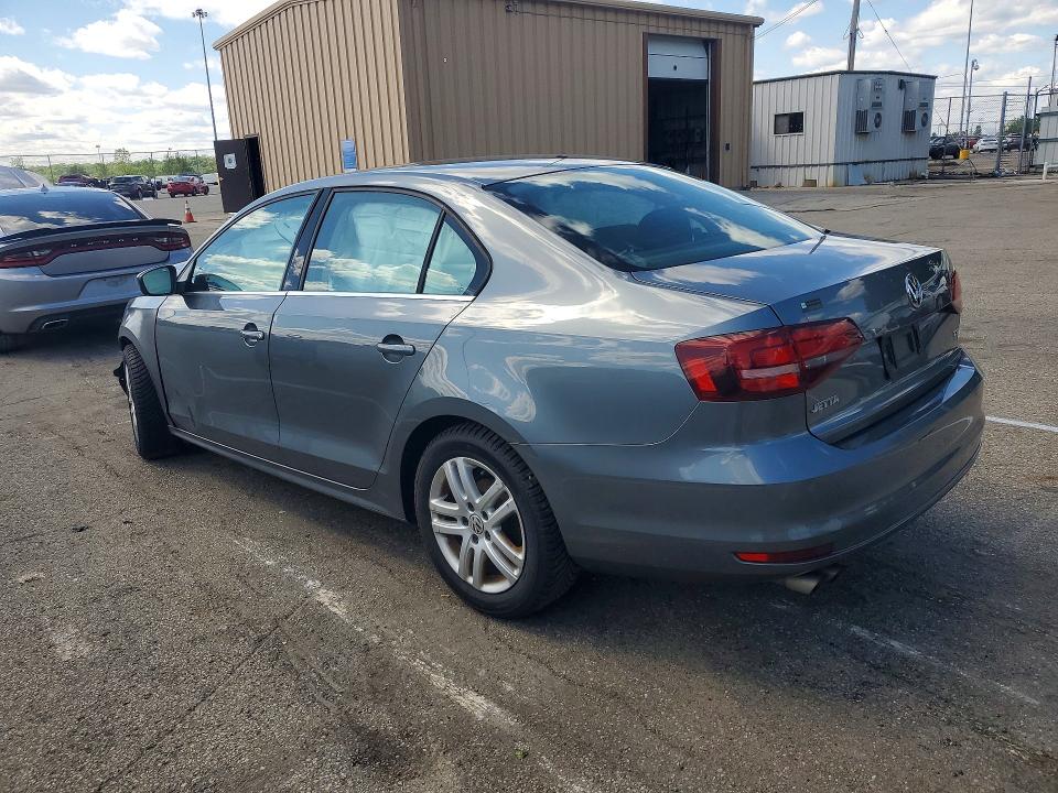 53772636 :رقم المزاد ، 3VW2B7AJXHM270488 vin ، 2017 Volkswagen Jetta مزاد بيع