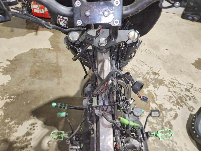 50158696 :رقم المزاد ، JKAVN2C17FA062080 vin ، 2015 Kawasaki Vn900 مزاد بيع