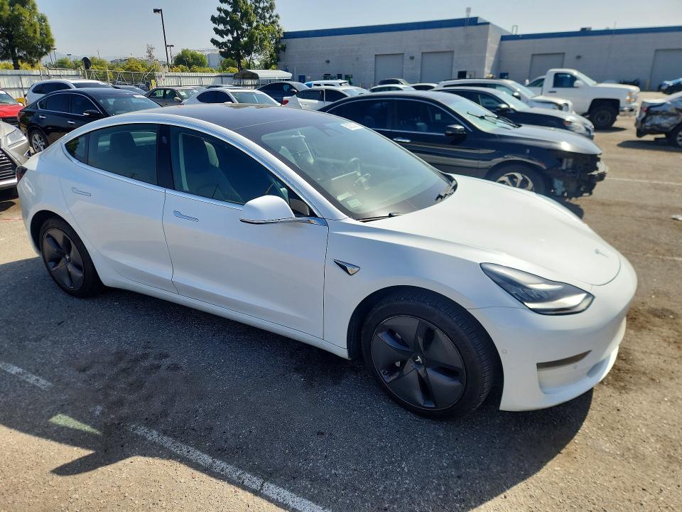 50353356 :رقم المزاد ، 5YJ3E1EA8KF484557 vin ، 2019 Tesla Model 3 مزاد بيع