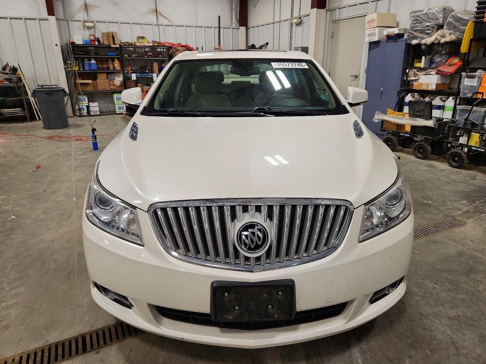 49573746 :رقم المزاد ، 1G4GC5EC9BF319740 vin ، 2011 Buick Lacrosse مزاد بيع