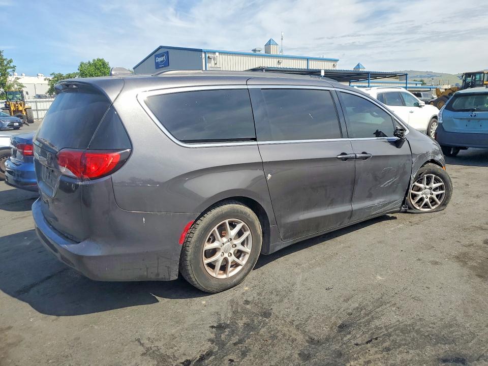 48705216 :رقم المزاد ، 2C4RC1DG7LR157062 vin ، 2020 Chrysler Voyager مزاد بيع