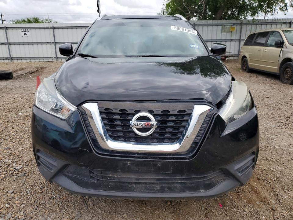 50061096 :رقم المزاد ، 3N1CP5CU0JL511946 vin ، 2018 Nissan Kicks مزاد بيع