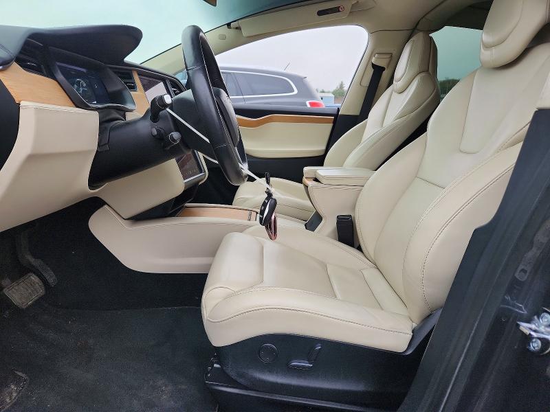 2018 Tesla Model X მანქანა იყიდება აუქციონზე, vin: 5YJXCBE25JF101694, აუქციონის ნომერი: 49408906
