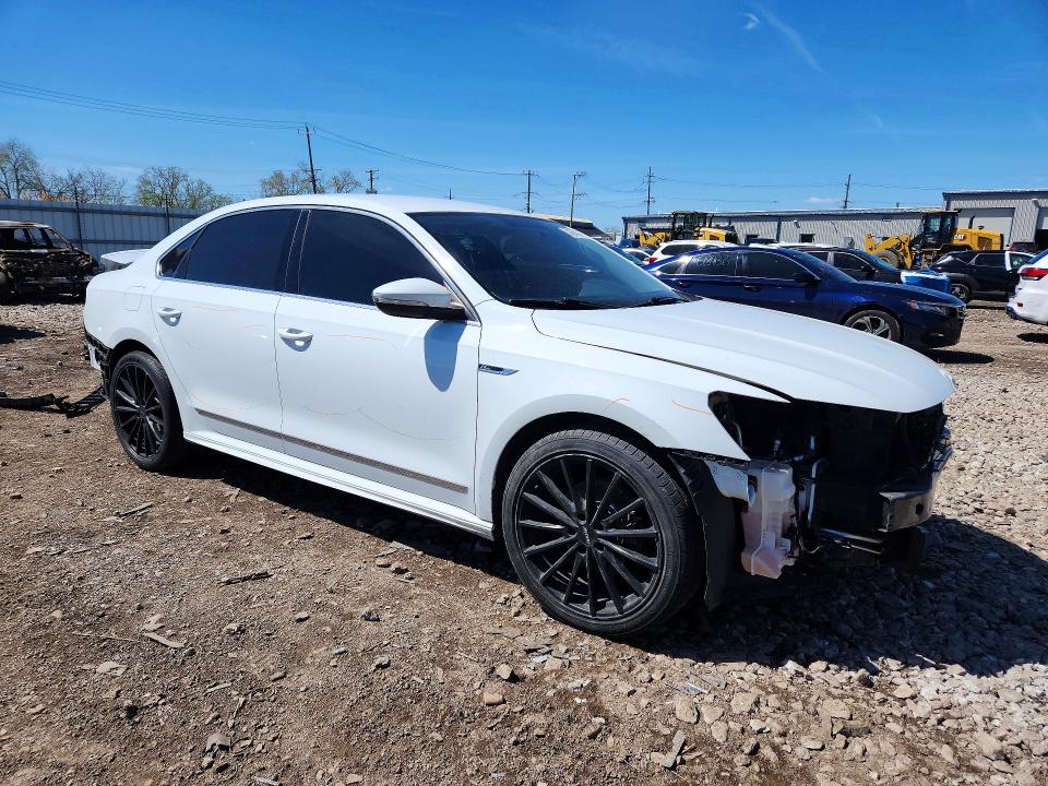 50564306 :رقم المزاد ، 1VWDT7A33HC052627 vin ، 2017 Volkswagen Passat مزاد بيع