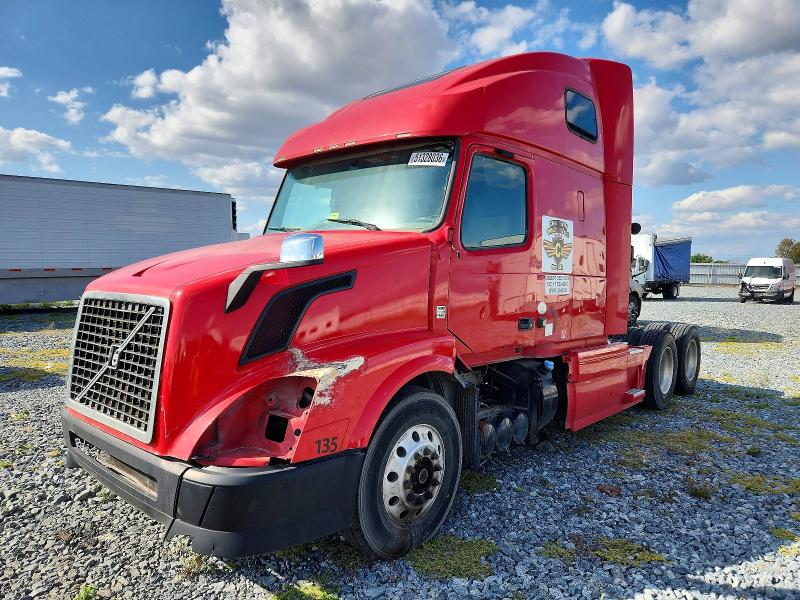 2015 Volvo Vn მანქანა იყიდება აუქციონზე, vin: 4V4NC9EJ4FN183258, აუქციონის ნომერი: 51328036