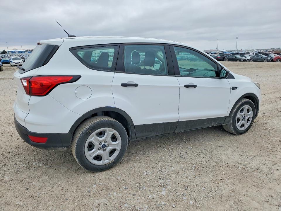 2019 Ford Escape მანქანა იყიდება აუქციონზე, vin: 1FMCU0F7XKUB67351, აუქციონის ნომერი: 46962686