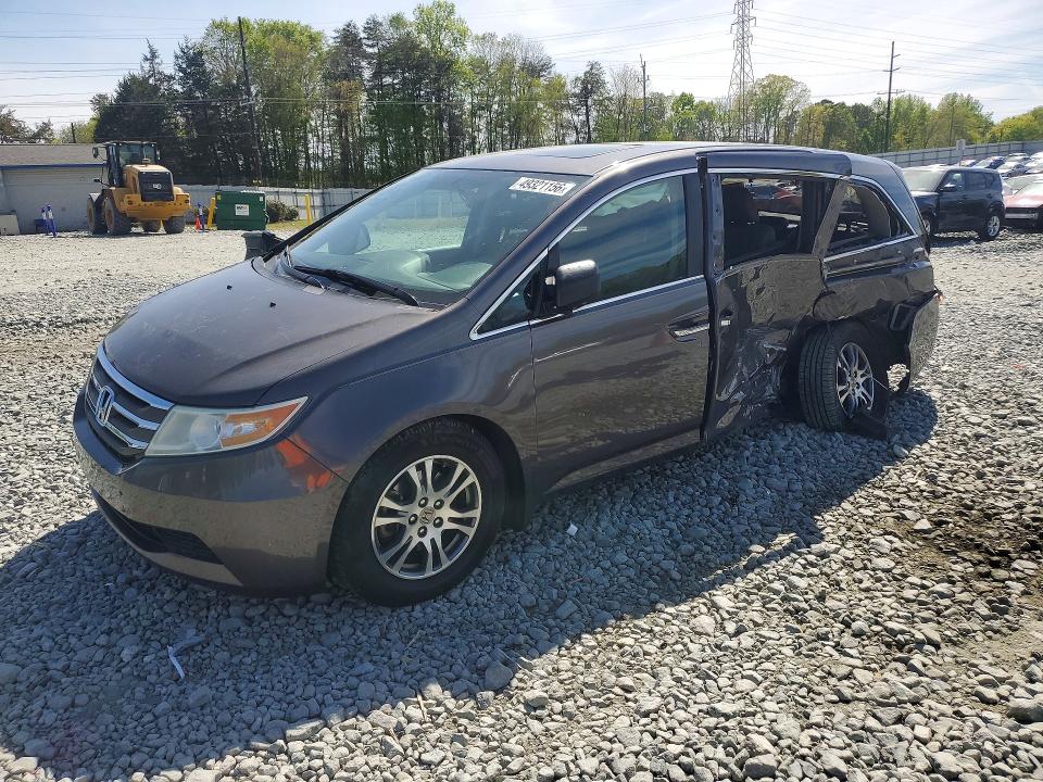 49321156 :رقم المزاد ، 5FNRL5H63DB023784 vin ، 2013 Honda Odyssey مزاد بيع