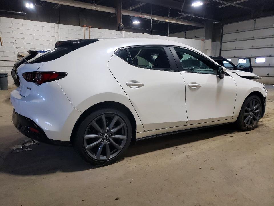 51560976 :رقم المزاد ، JM1BPAKMXP1614617 vin ، 2023 Mazda 3 مزاد بيع
