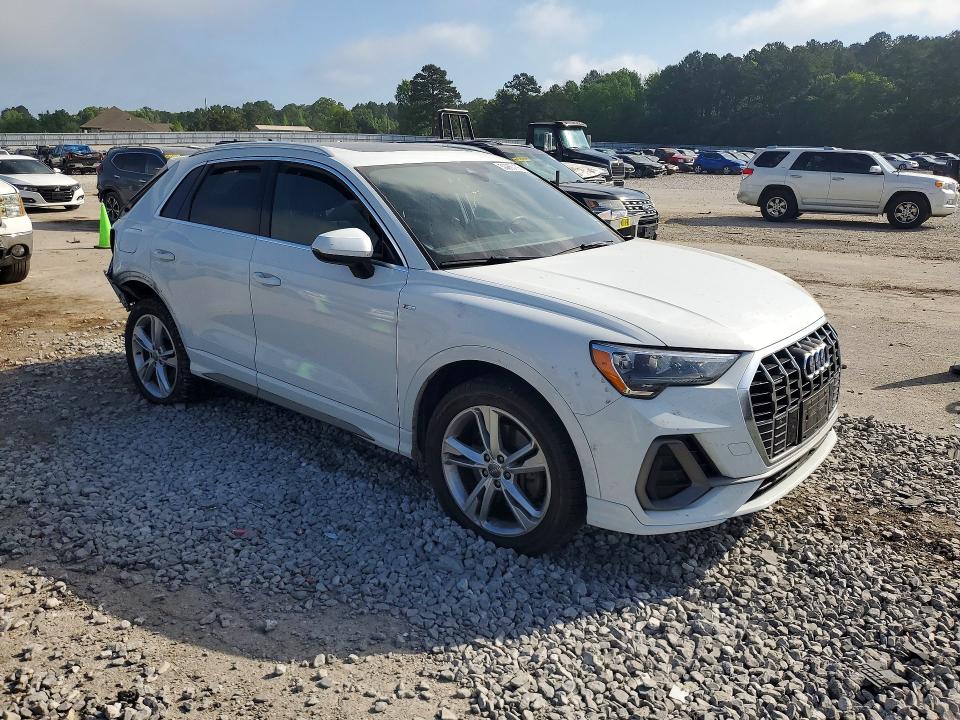 50260136 :رقم المزاد ، WA1DECF35L1102845 vin ، 2020 Audi Q3 مزاد بيع