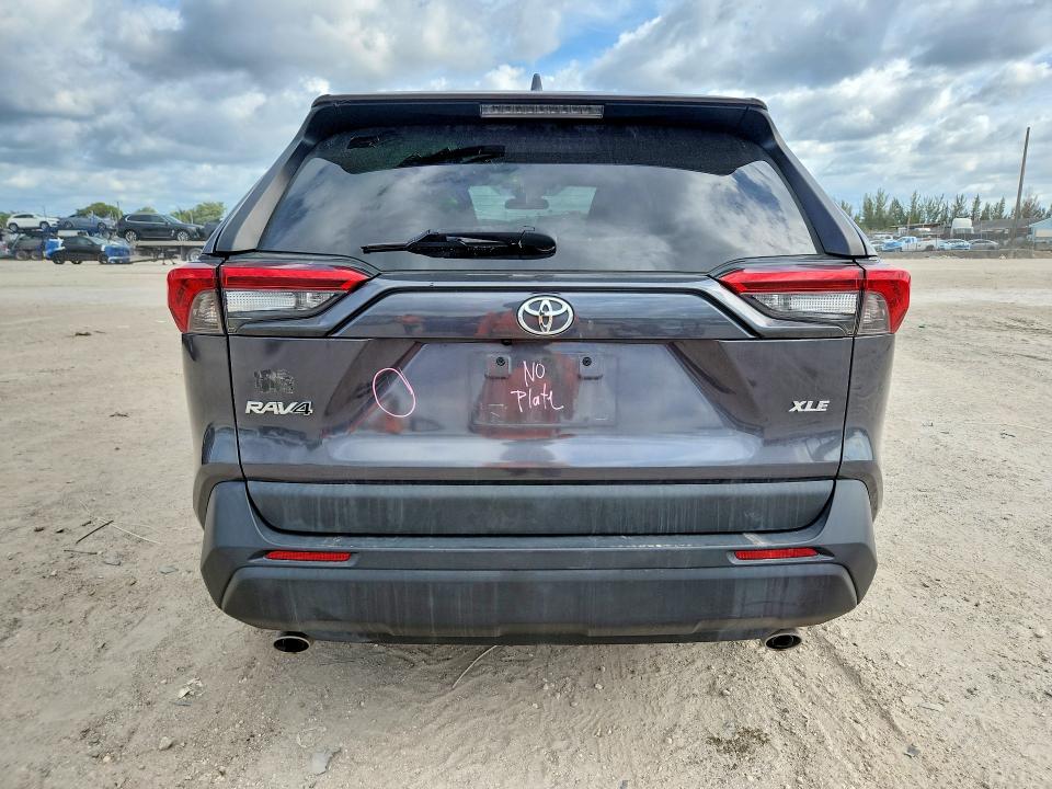 50650016 :رقم المزاد ، 2T3W1RFV6MC137767 vin ، 2021 Toyota Rav4 مزاد بيع