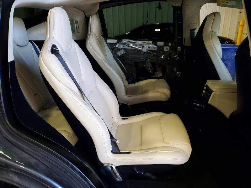 49377136 :رقم المزاد ، 5YJXCBE2XHF074499 vin ، 2017 Tesla Model X مزاد بيع