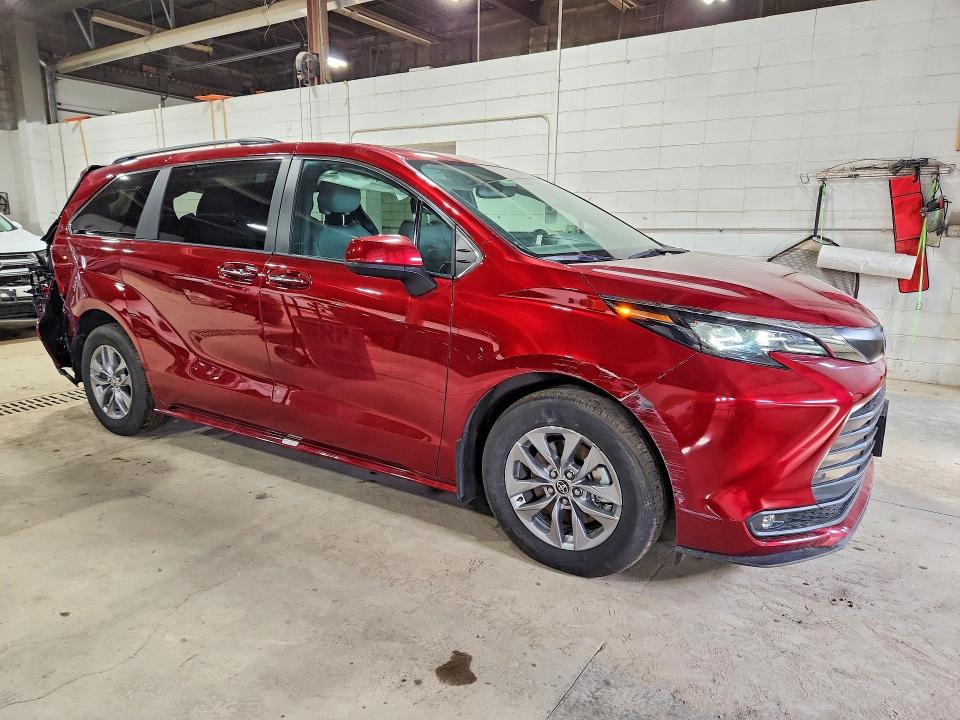 Продажа на аукционе авто 2025 Toyota Sienna, vin: 5TDJSKFC8SS205870, номер лота: 49245166