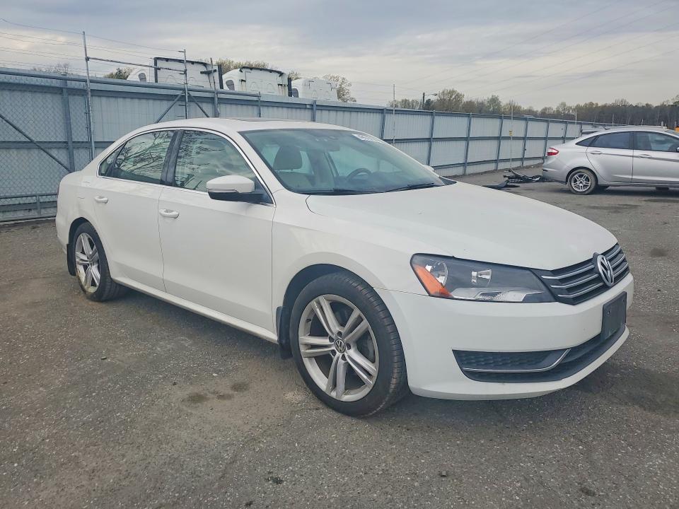 2014 Volkswagen Passat მანქანა იყიდება აუქციონზე, vin: 1VWBT7A33EC047401, აუქციონის ნომერი: 49510186
