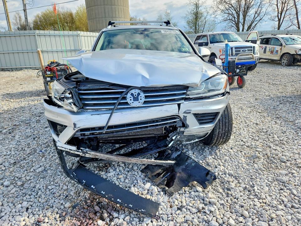 50438396 :رقم المزاد ، WVGEF9BP7FD002831 vin ، 2015 Volkswagen Touareg مزاد بيع