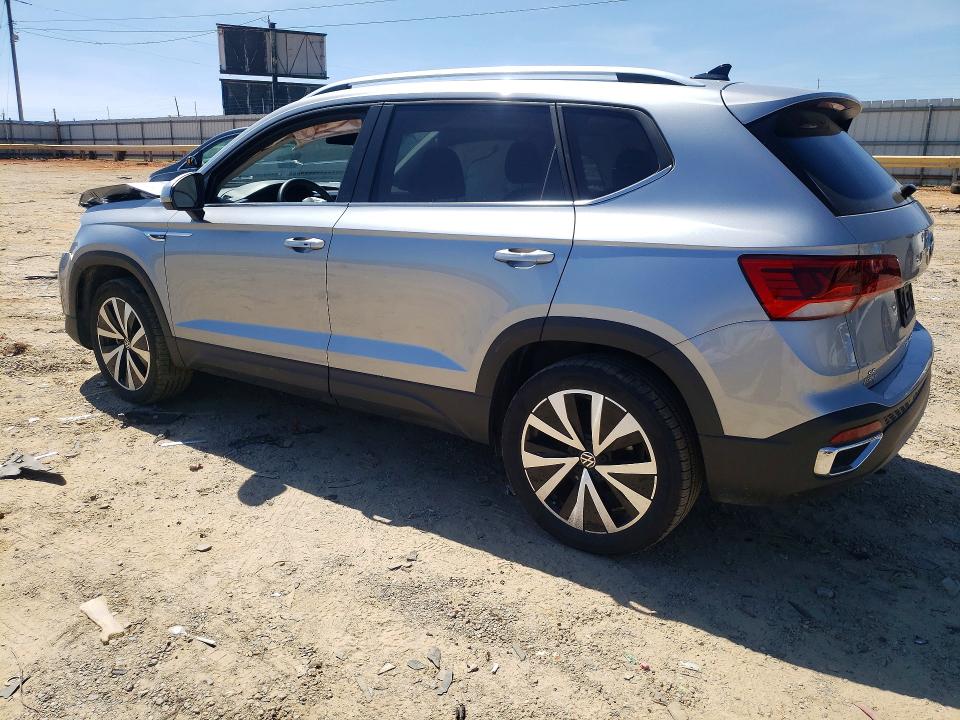 48734286 :رقم المزاد ، 3VVWX7B26NM059654 vin ، 2022 Volkswagen Taos مزاد بيع