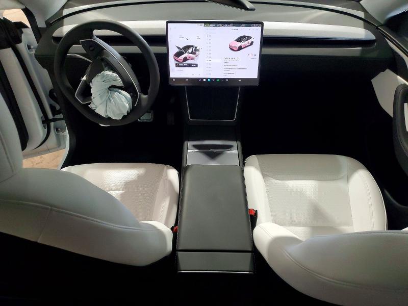 49671276 :رقم المزاد ، 7SAYGDEE2TA584692 vin ، 2026 Tesla Model Y مزاد بيع