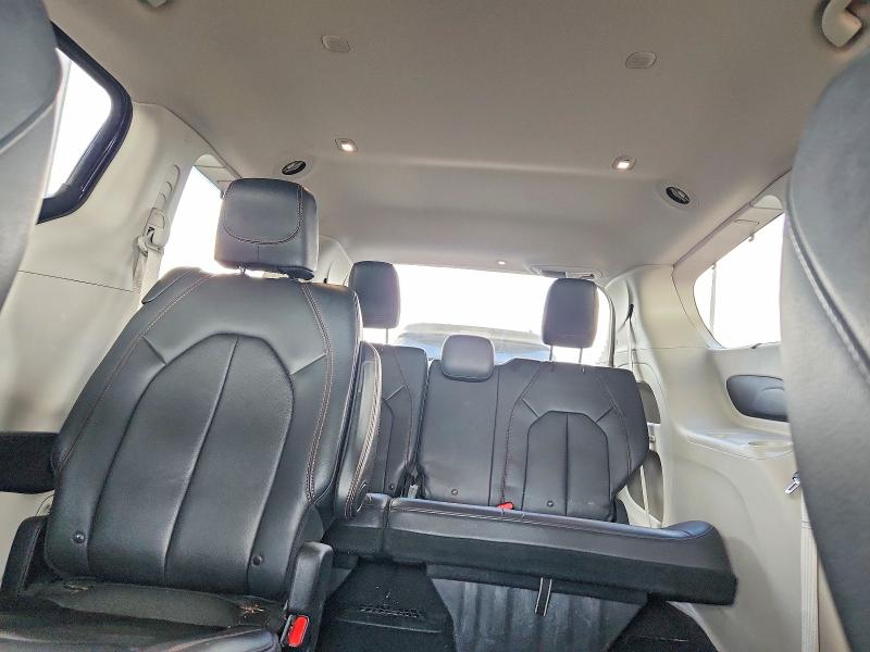 49021116 :رقم المزاد ، 2C4RC1BG7HR744582 vin ، 2017 Chrysler Pacifica مزاد بيع