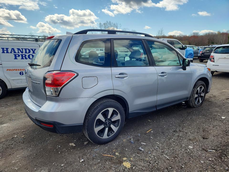 50160806 :رقم المزاد ، JF2SJABCXJH613976 vin ، 2018 Subaru Forester مزاد بيع
