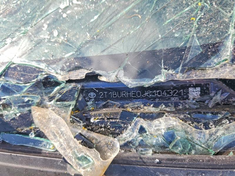 48356626 :رقم المزاد ، 2T1BURHE0JC104321 vin ، 2018 Toyota Corolla مزاد بيع