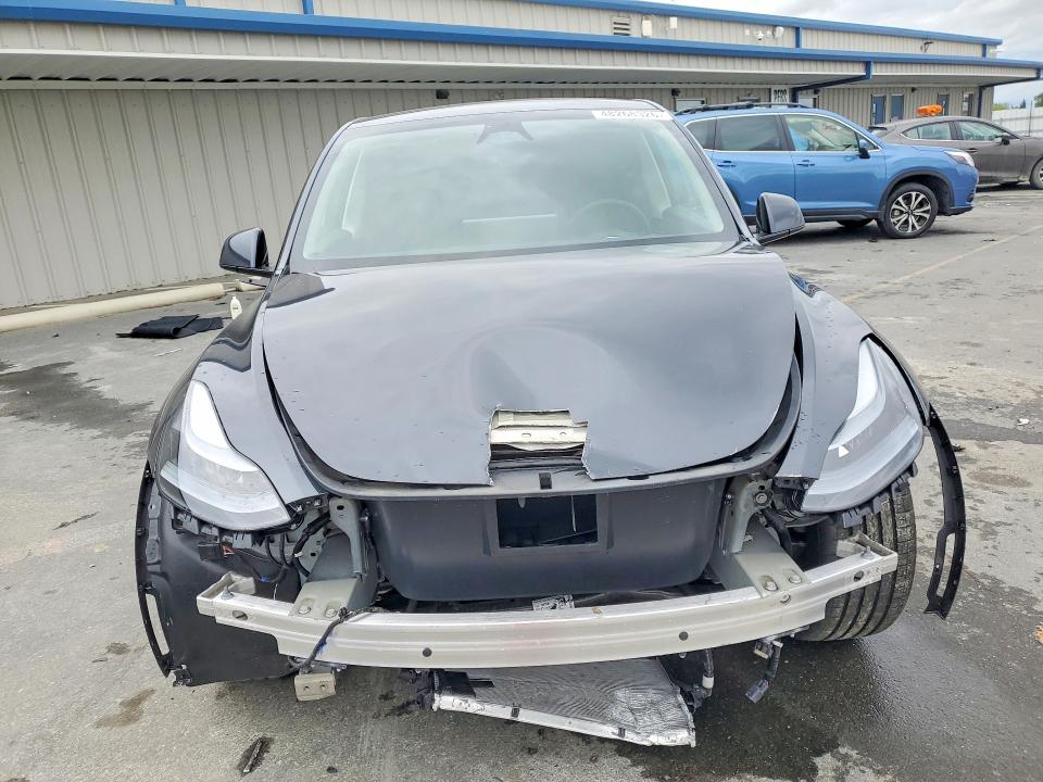 2025 Tesla Model Y მანქანა იყიდება აუქციონზე, vin: 7SAYGDEE8SF305845, აუქციონის ნომერი: 48268326