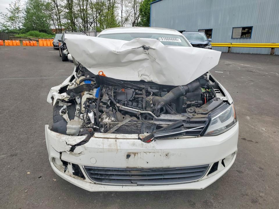 51606666 :رقم المزاد ، 3VWDP7AJ6DM407043 vin ، 2013 Volkswagen Jetta مزاد بيع