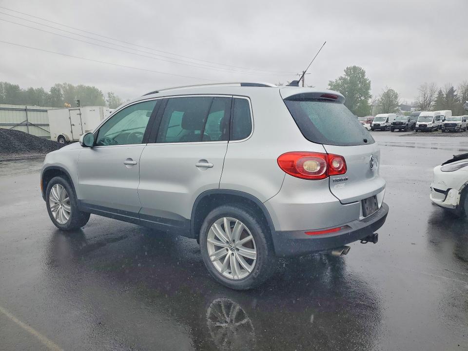 50950666 :رقم المزاد ، WVGAV7AX2BW547521 vin ، 2011 Volkswagen Tiguan مزاد بيع