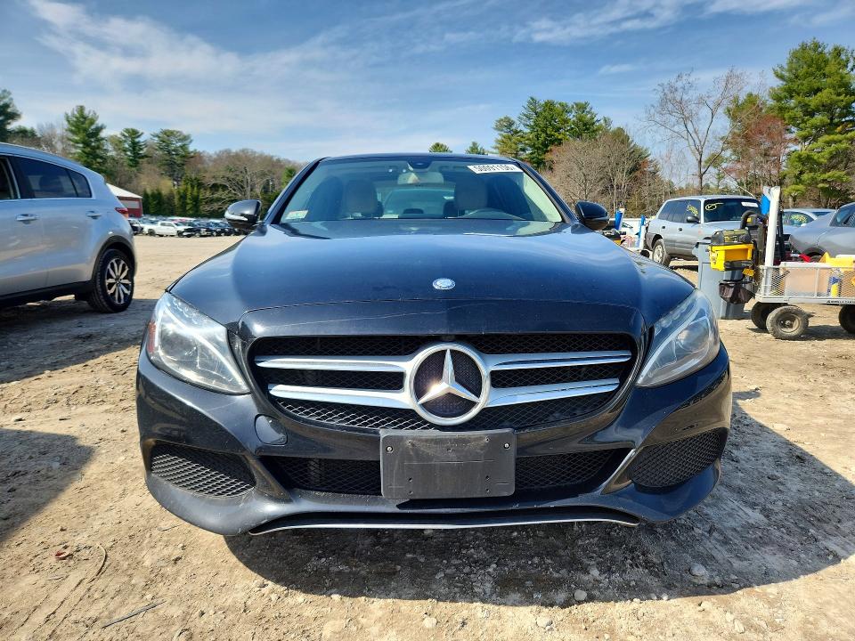 50091156 :رقم المزاد ، 55SWF4KB6GU111046 vin ، 2016 Mercedes-benz C مزاد بيع