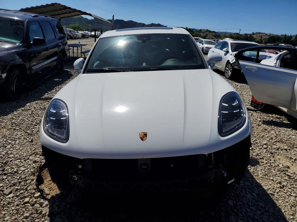 49226096 :رقم المزاد ، WP1AA2A51PLB21053 vin ، 2023 Porsche Macan مزاد بيع