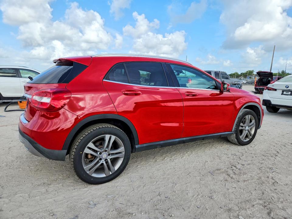 48483976 :رقم المزاد ، WDCTG4EB4FJ167078 vin ، 2015 Mercedes Benz Gla مزاد بيع